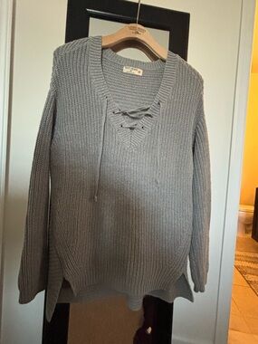 Ruff Hewn Lace-Up V-Neck Knit Sweater - Light Gray
